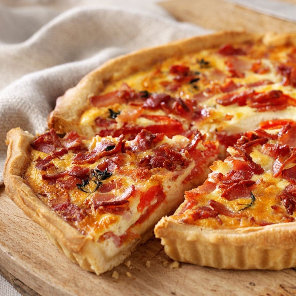 Bacon, cheese and tomato quiche