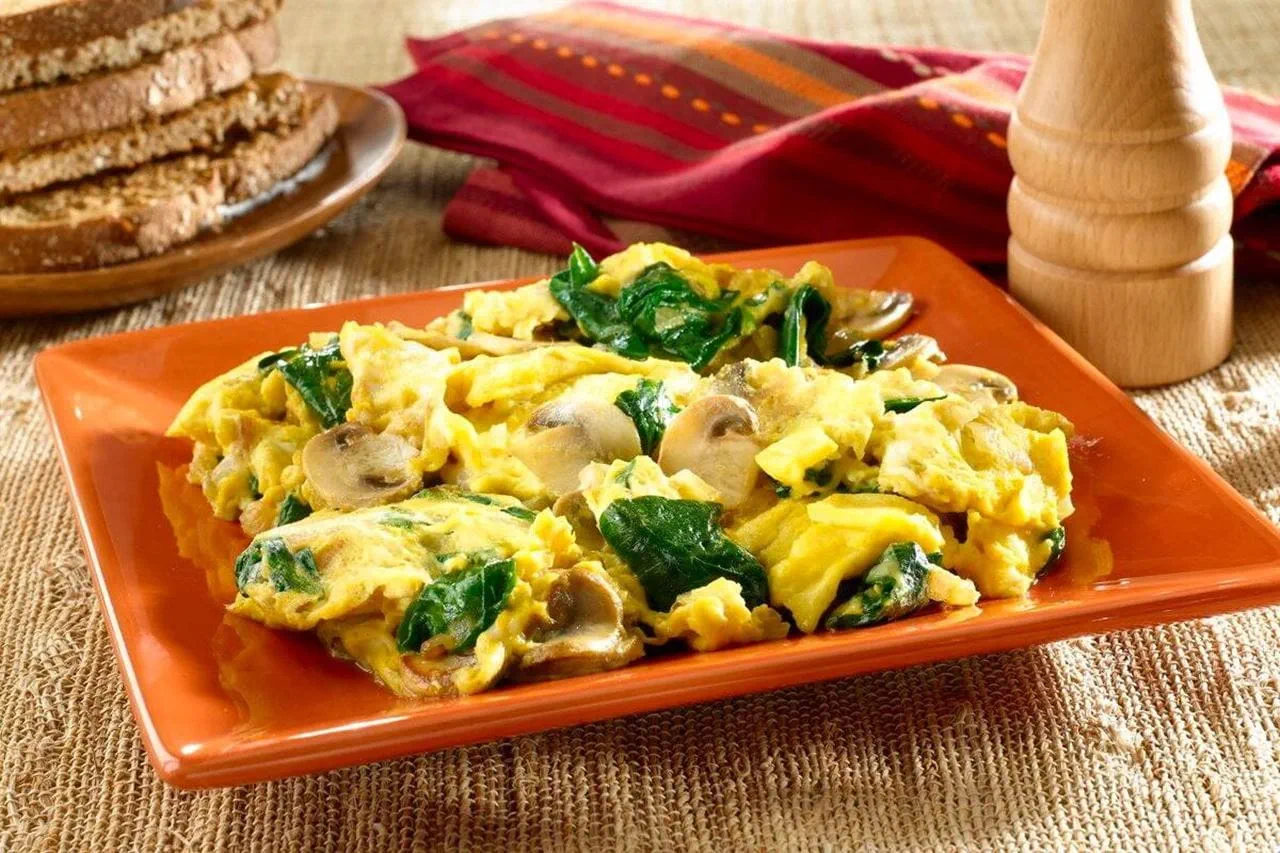 The Perfect Spinach & Mushroom Egg Scramble