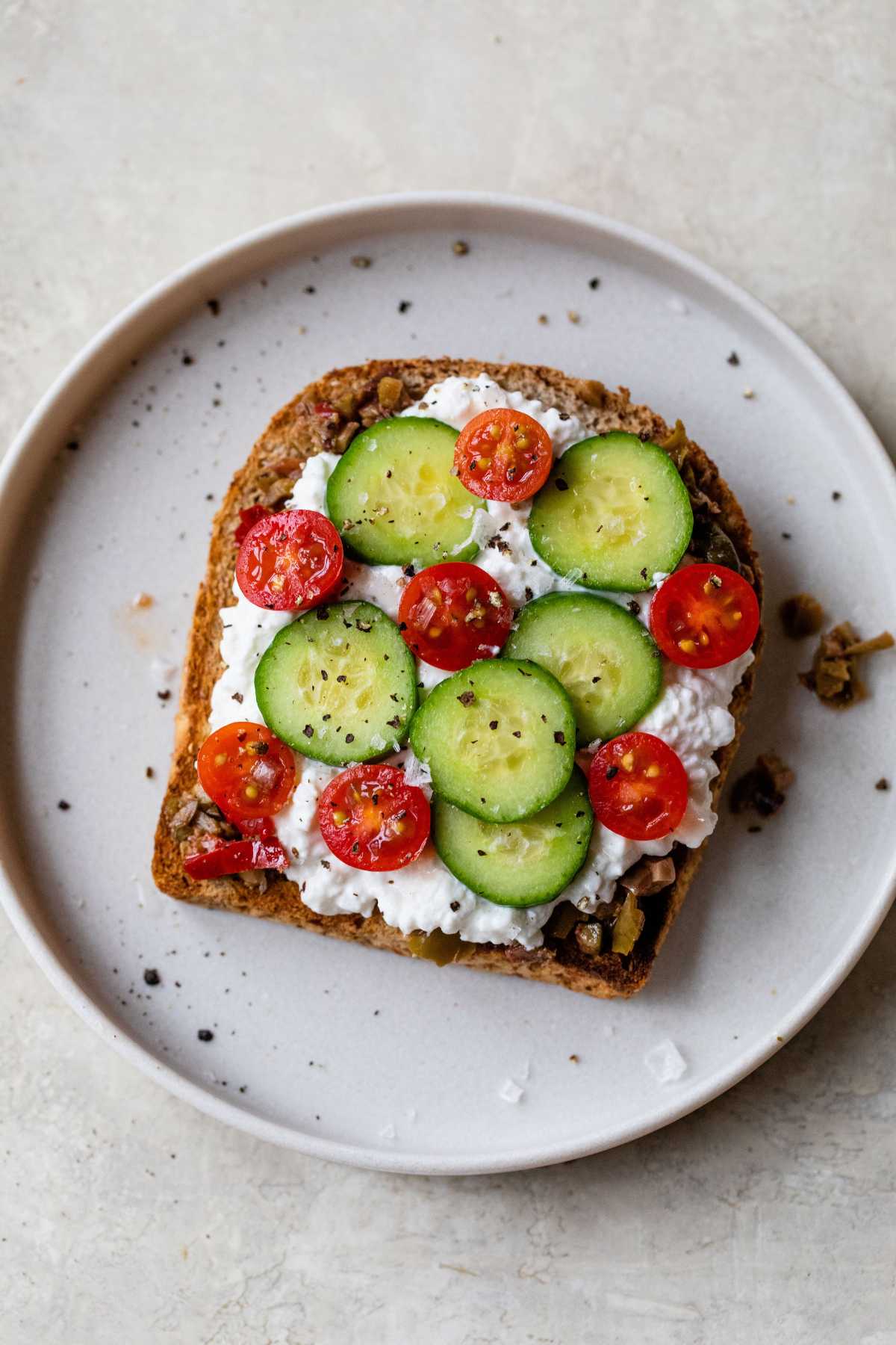 Quick 5-minute Cottage Cheese Breakfast Toast « Clean & Delicious