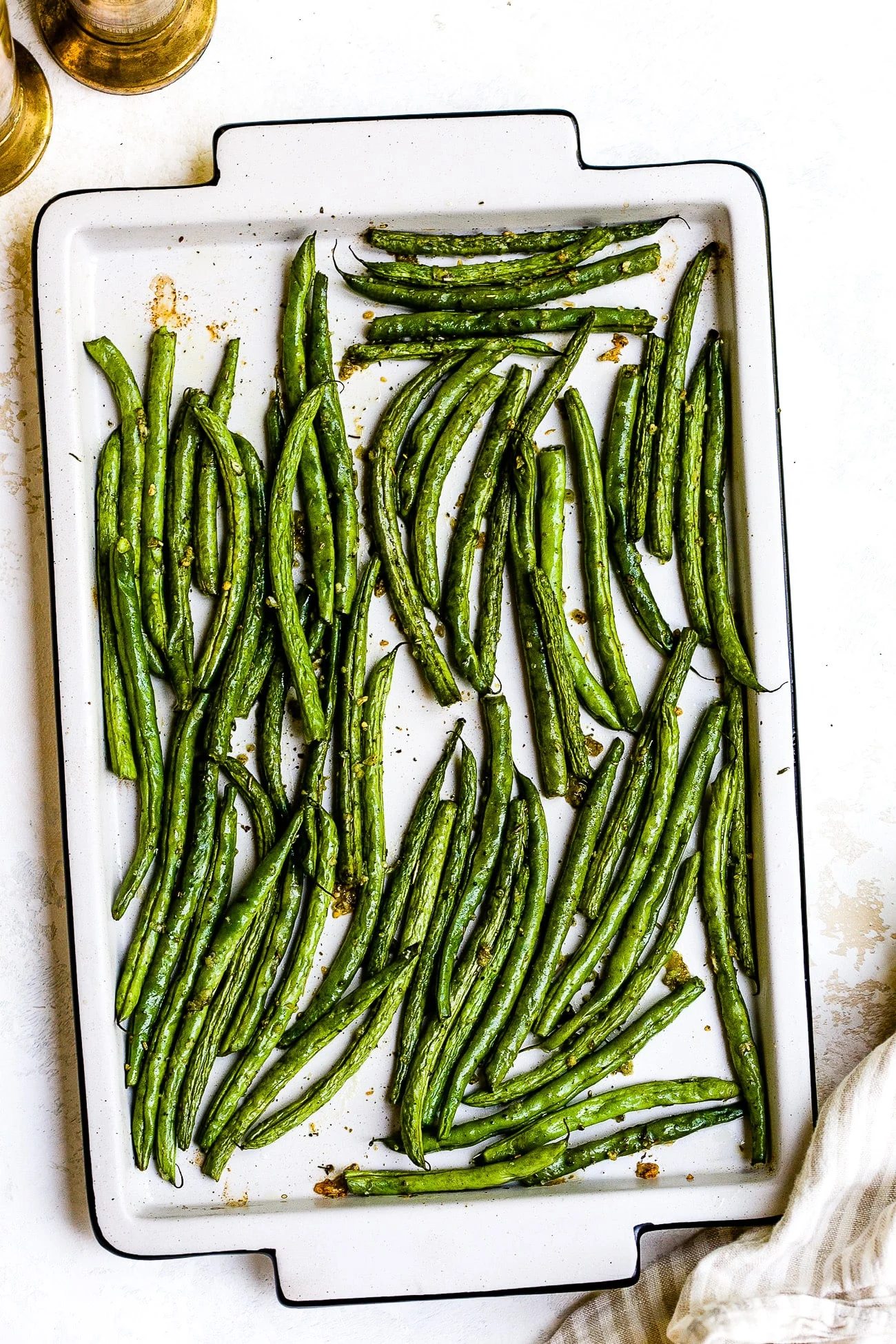 Crisp roasted green beans served in a bowl